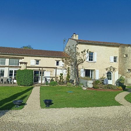 Gite De Charme Dans Ancienne Seigneurie Le Pin-Saint-Denis Bagian luar foto
